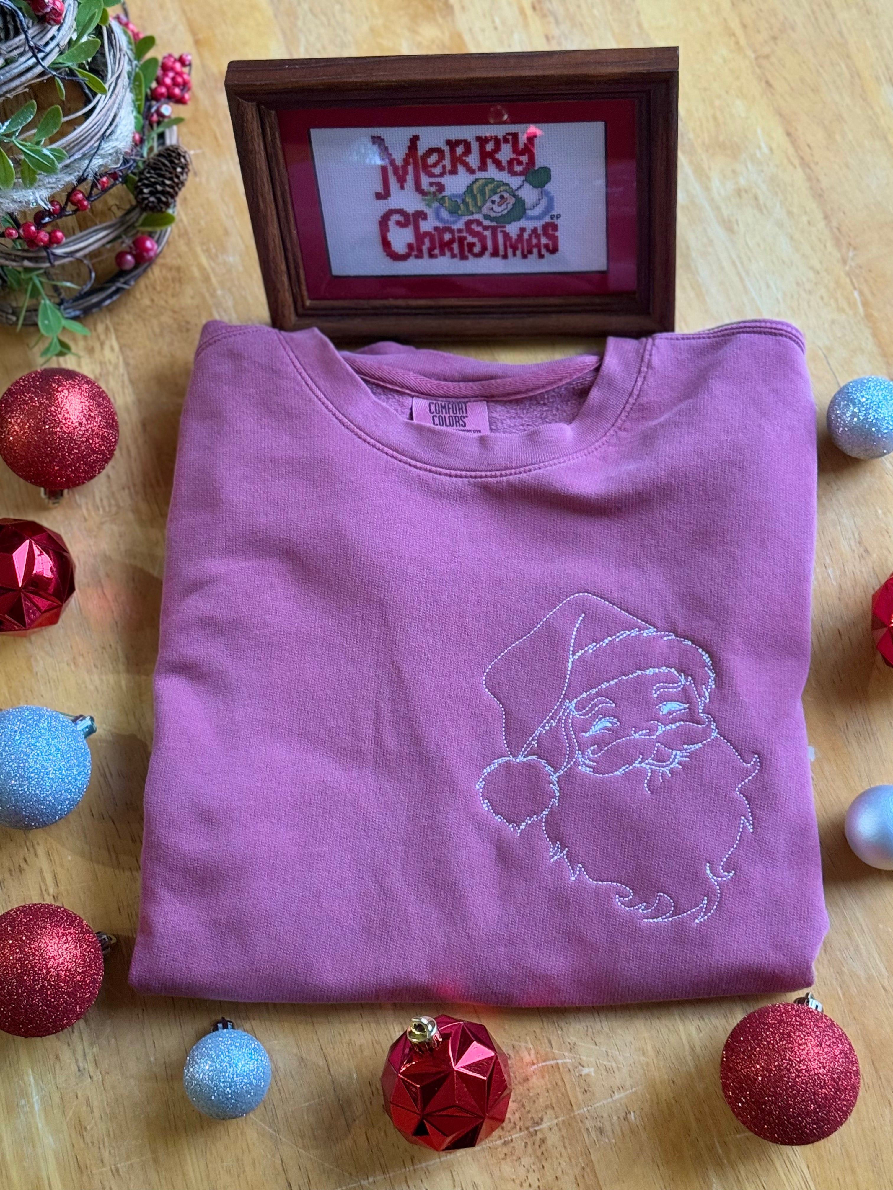 Santa embroidered sweatshirt ￼
