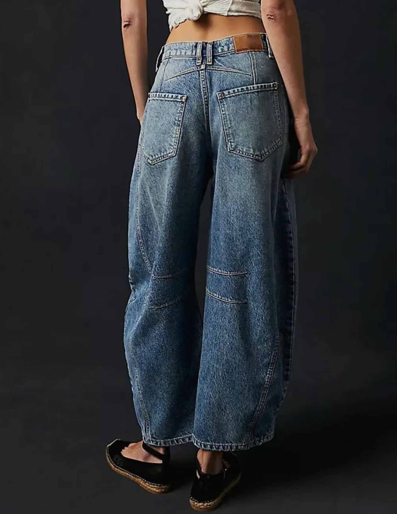 Mid-rise Wide Leg Barrel Jeans